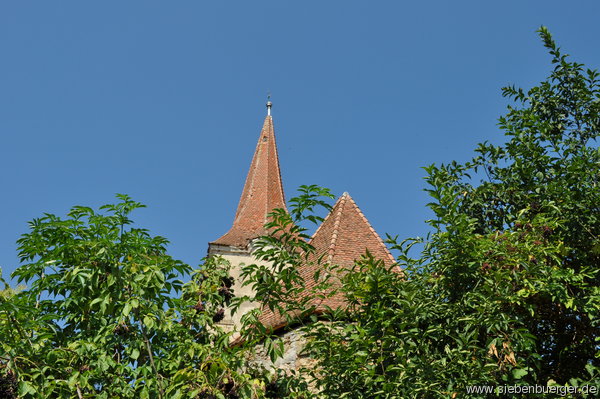 ..die Felldorfer -Kirche mit neuem Dach 