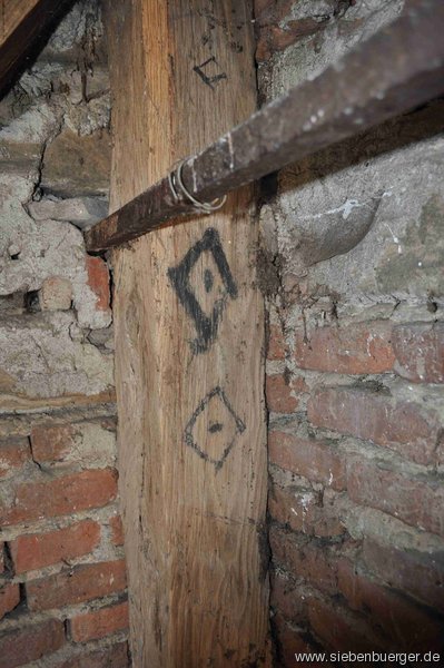 alte hinterlassene Inschriften, im Felldorfer Kirchturm